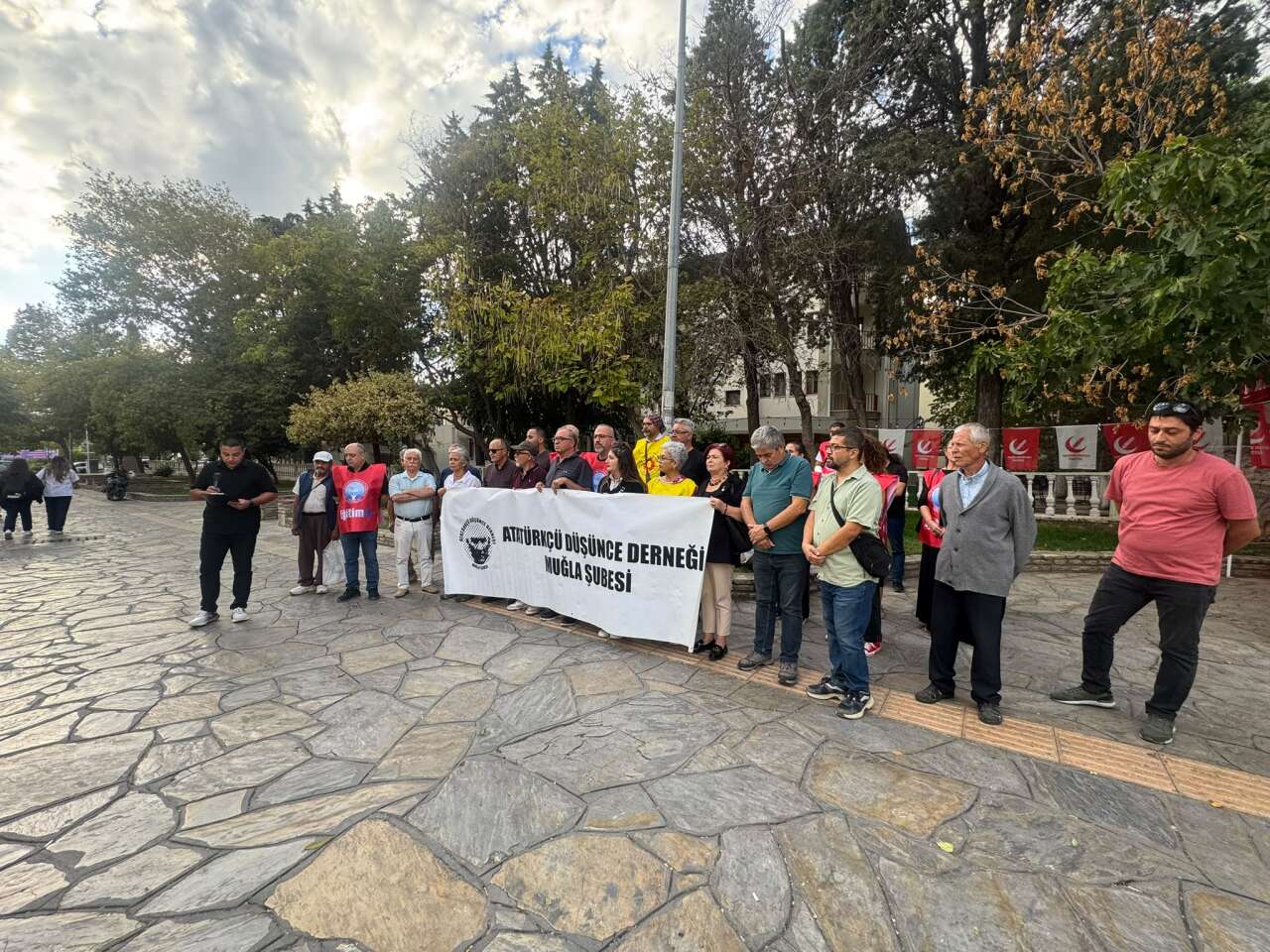 ADD Muğla Şubesi’nden Atatürk Büstünün Parçalanmasına Tepki 1